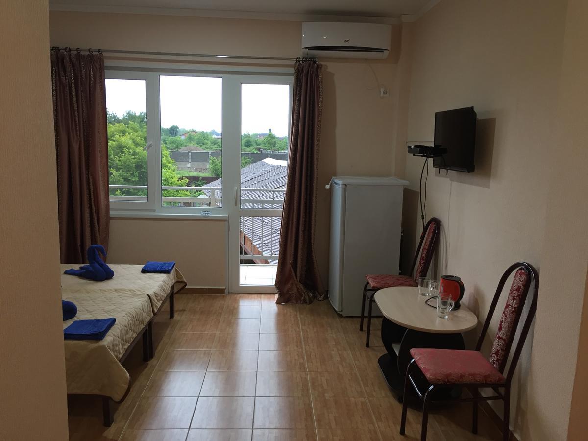 Dionisy Guest House 피준다 객실 사진